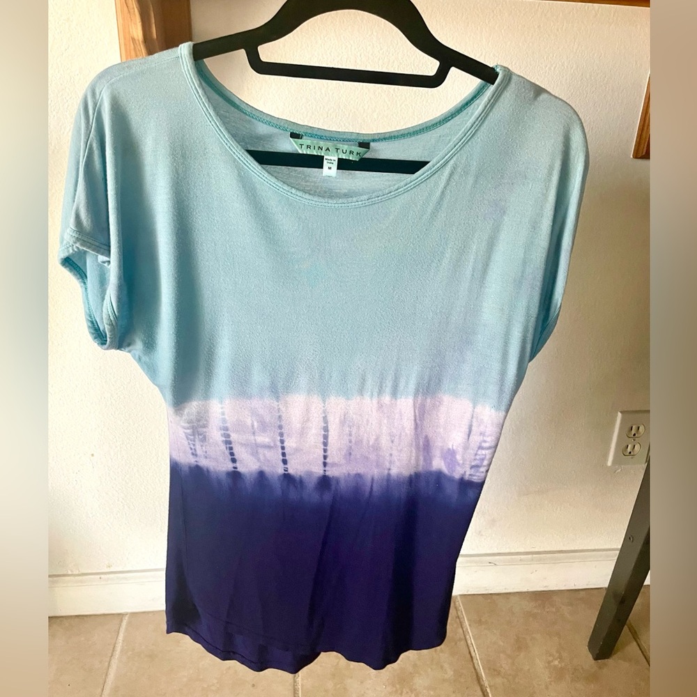 Trina Turk blue short-sleeve tie-dye tee shirt, size Medium.
